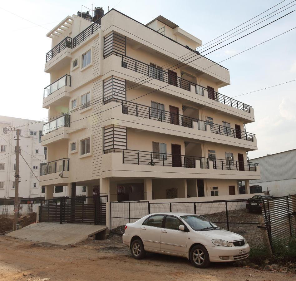Qualtems Guest House-With Ac Options Bangalore Exteriör bild