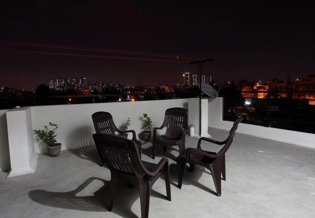 Qualtems Guest House-With Ac Options Bangalore Exteriör bild