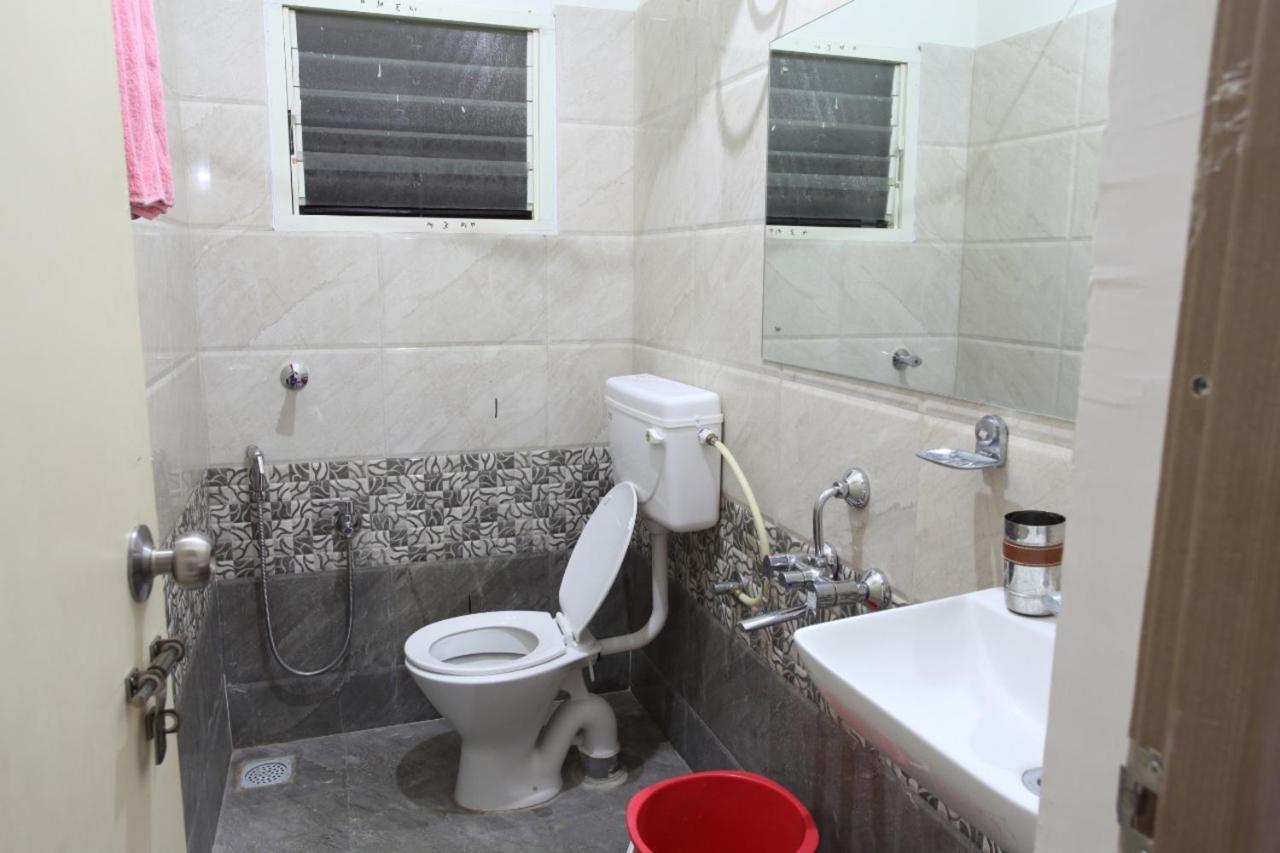 Qualtems Guest House-With Ac Options Bangalore Exteriör bild